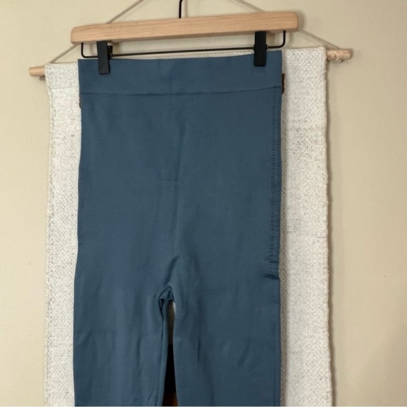 Blanqi everyday Highwaist Postpartum + Nursing Support Leggings size medium - Picture 6 of 7
